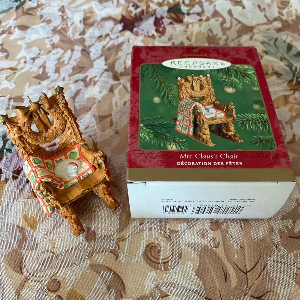 ‘01Mrs.Claus’s Chair Kitty&Quilt